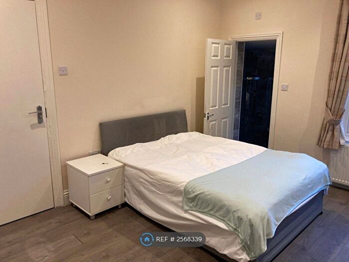 Studio To Rent In Brook Street, Luton, LU3