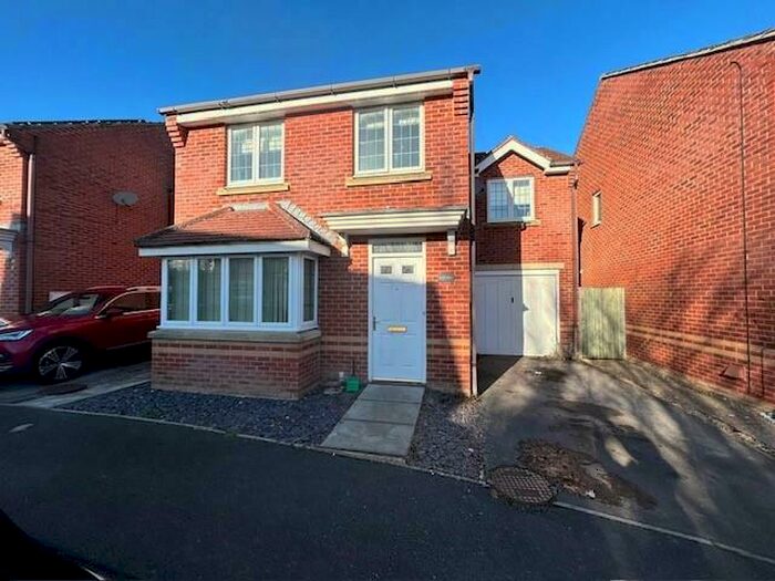 4 Bedroom Detached House To Rent In Dunstan Park, Thatcham, RG18