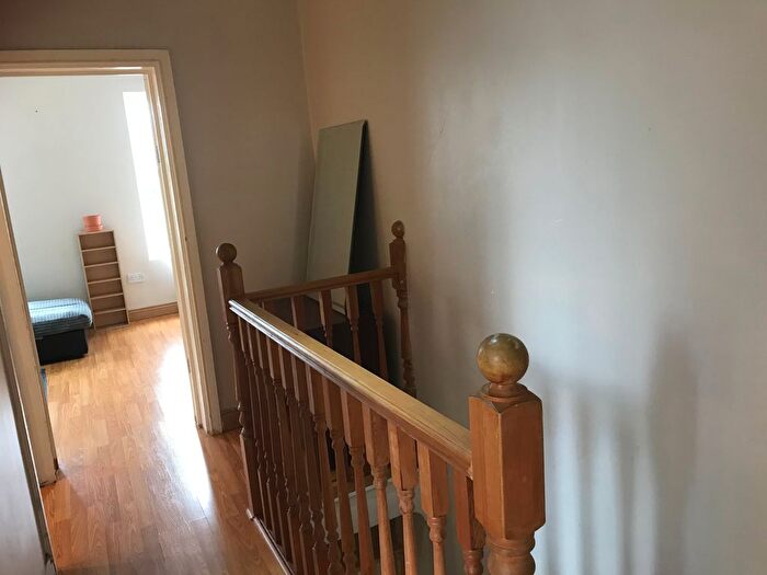 1 Bedroom Flat To Rent In Edinburgh Road, London, N18