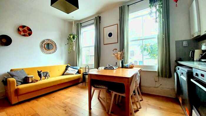 2 Bedroom Flat To Rent In Clonbrock Road, Stoke Newington, N16