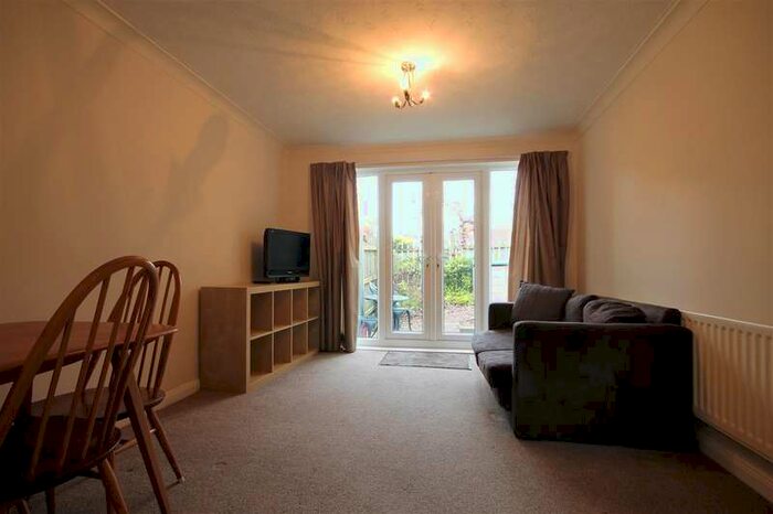 1 Bedroom Apartment To Rent In Wallace Street, Spital Tongues, NE2