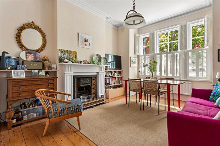 2 Bedroom Apartment For Sale In Shakespeare Road, London, SE24