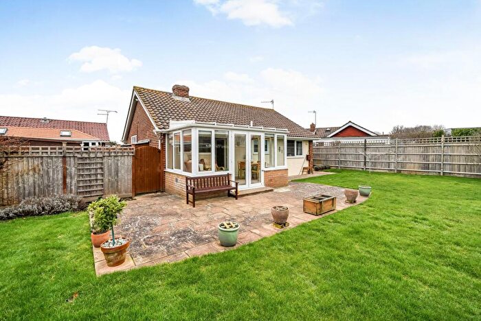 2 Bedroom Detached Bungalow For Sale In Worcester Close, West Meads, Bognor Regis, PO21