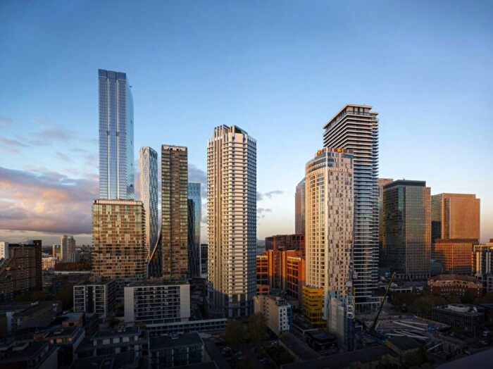 2 Bedroom Flat For Sale In Aspen, Marsh Wall, E14