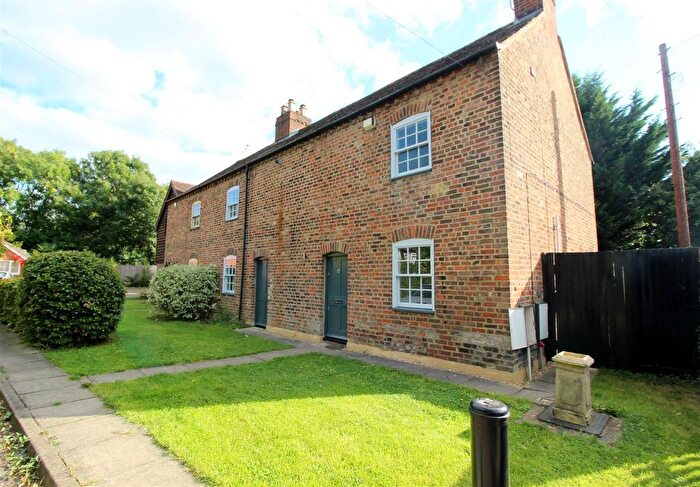 3 Bedroom Semi-Detached House To Rent In Long Lane, Ickenham, UB10