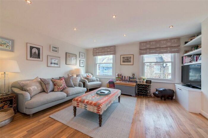 2 Bedroom Property To Rent In Crossley Street, Lower Holloway, N7
