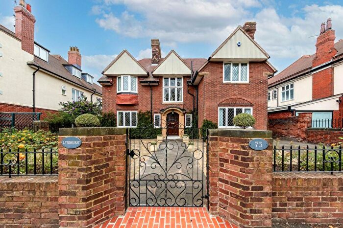 4 Bedroom Detached House For Sale In Moorside North, Fenham, NE4