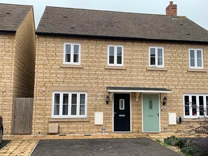 3 Bedroom Terraced House To Rent In Crista Place, Carterton, Oxon, OX18