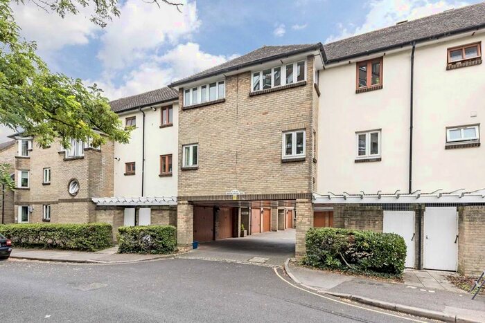 1 Bedroom Flat To Rent In Manor House Way, Isleworth, TW7