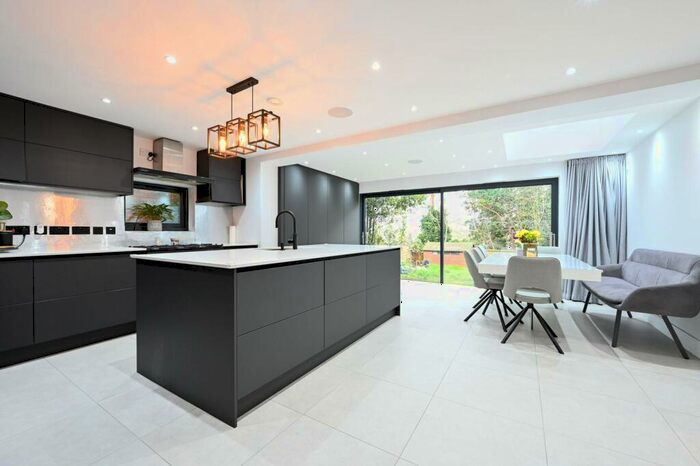 4 Bedroom Detached House To Rent In Waverley Drive, Chertsey, , Chertsey, KT16