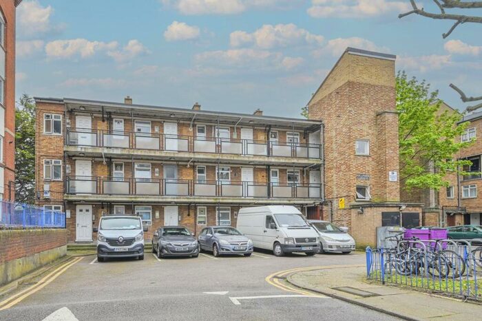 Studio For Sale In Solander Gardens, Shadwell, London, E1