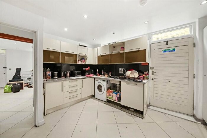 4 Bedroom Terraced House To Rent In Tavistock Mews, Holloway, N19