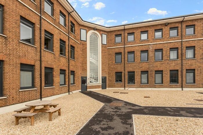 2 Bedroom Flat To Rent In Eastern Avenue, Gloucester GL4