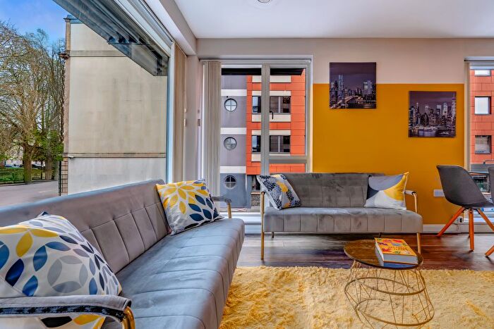 2 Bedroom Flat To Rent In Dean Street, Bristol, BS2