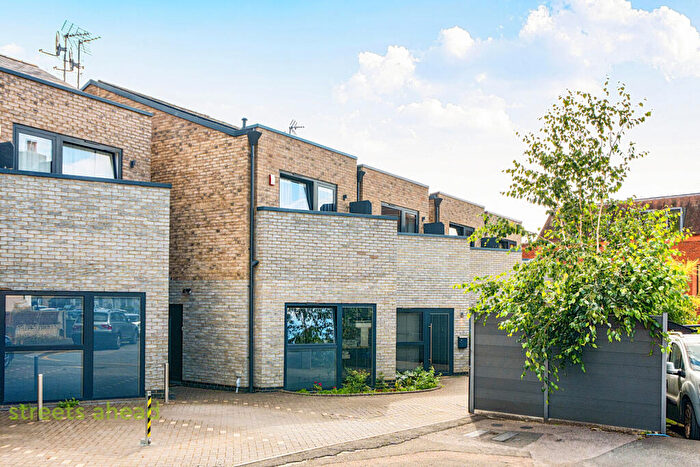 1 Bedroom Apartment For Sale In Edward Road, Coulsdon, CR5