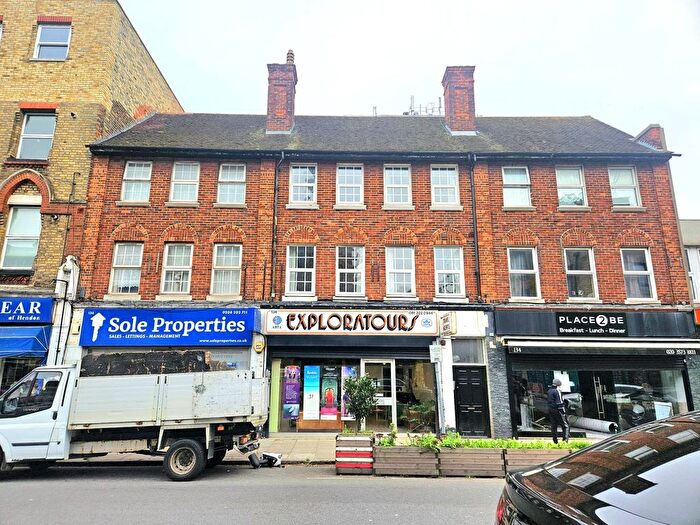 4 Bedroom Flat To Rent In Brent Street, London, NW4