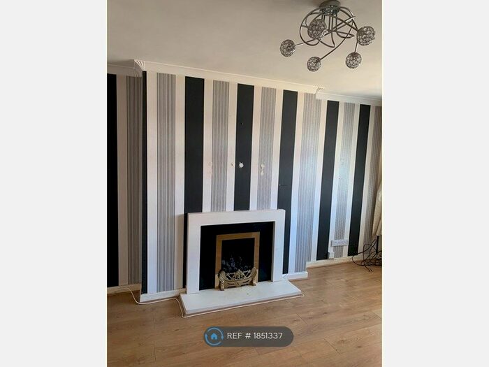 2 Bedroom Bungalow To Rent In Ilfracombe Road, Sutton Leach, St. Helens, WA9