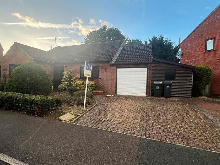 2 Bedroom Bungalow For Sale In Upton Gardens, Upton Upon Severn, Worcestershire, WR8