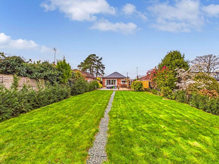 2 Bedroom Detached Bungalow For Sale In Sandyhurst Lane, Ashford Kent, TN25
