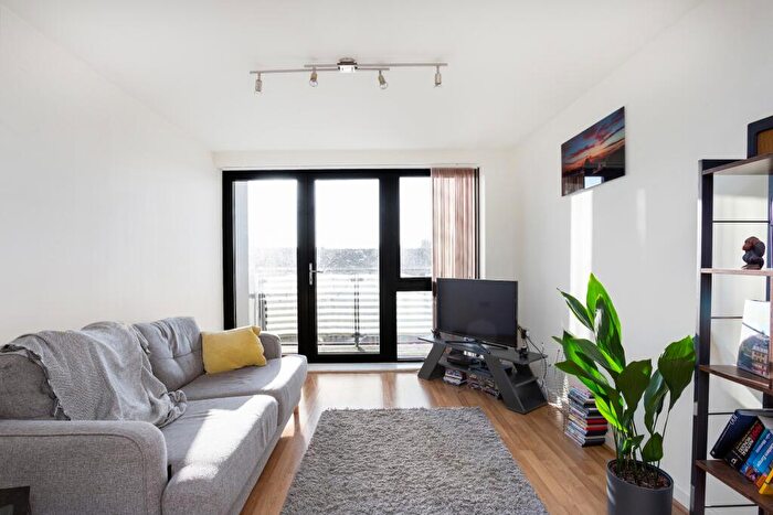 1 Bedroom Flat To Rent In Vellum Court, Hillyfields, Walthamstow, London, E17