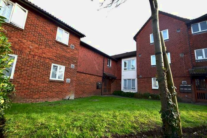 Flat To Rent In Brendon Close, Harlington, UB3