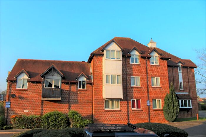 2 Bedroom Flat To Rent In Summerfields, Ingatestone, Essex, CM4