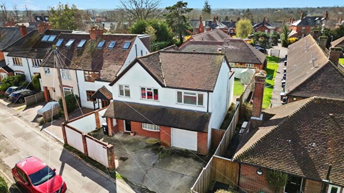 4 Bedroom Detached House For Sale In Howard Road, Wokingham, RG40