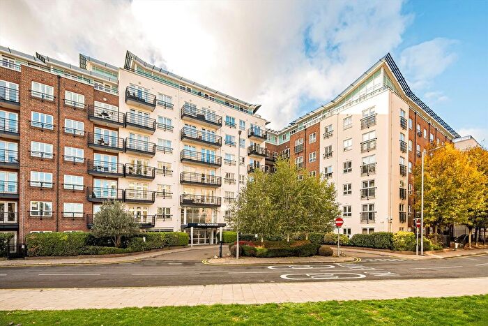 1 Bedroom Flat To Rent In Royal Quarter, Kingston, KT2