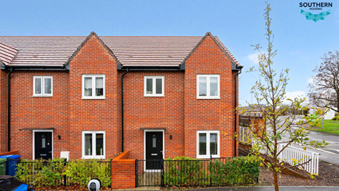 3 Bedroom House For Sale In Niagara Road, Farnborough, GU14