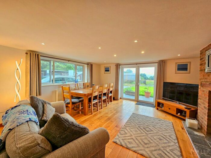 3 Bedroom Cottage For Sale In Broadbury, Okehampton, Devon, EX20