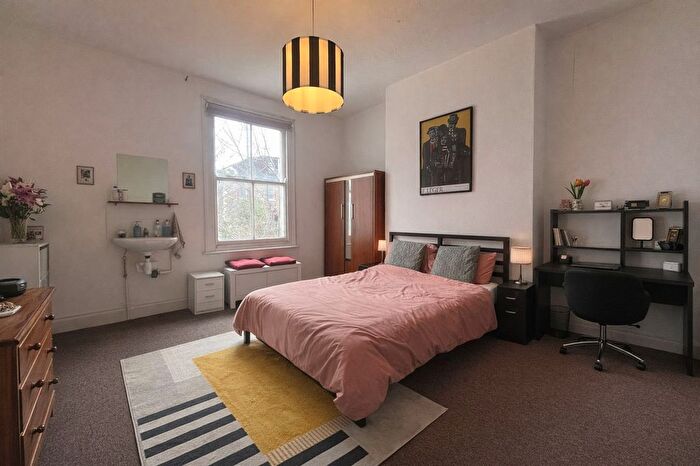 6 Bedroom Terraced House To Rent In Chesterfield Road, St. Andrews, BS6