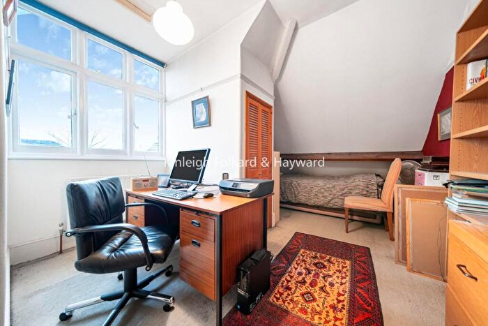 5 Bedroom Detached House For Sale In Rodway Road, Bromley, BR1