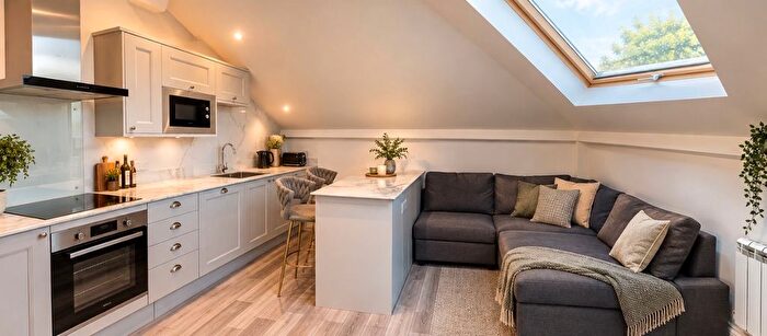 2 Bedroom Flat To Rent In Methuen Close, Bournemouth, BH8