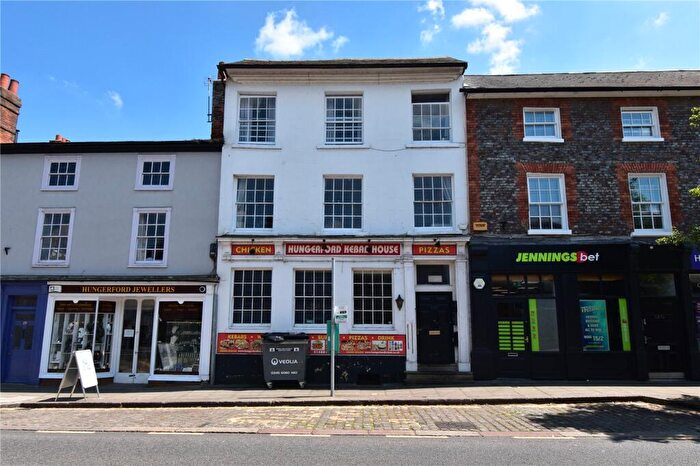 1 Bedroom Apartment To Rent In High Street, Hungerford, Berkshire, RG17