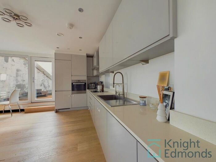 2 Bedroom Apartment To Rent In Waterhouse Avenue, Guinevere Point, ME14