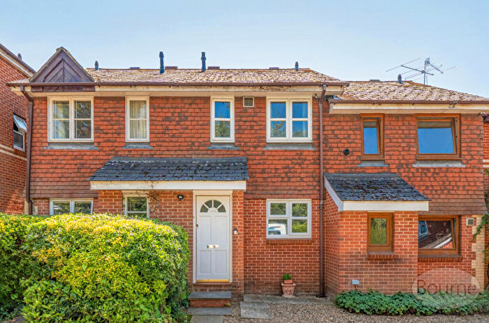 2 Bedroom Terraced House For Sale In Victoria Road, Guildford, Surrey, GU1