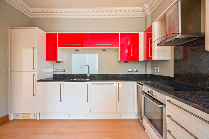 1 Bedroom Flat For Sale In Mulberry Court, Shadwell, London, E1