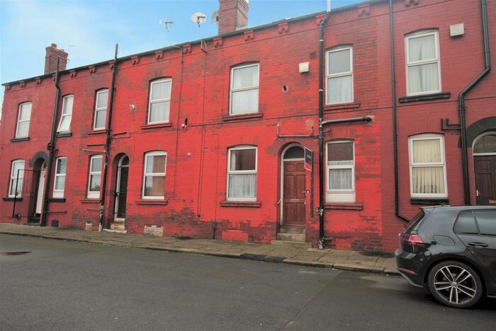 2 Bedroom Terraced House To Rent In Walford Mount, Leeds, West Yorkshire, LS9