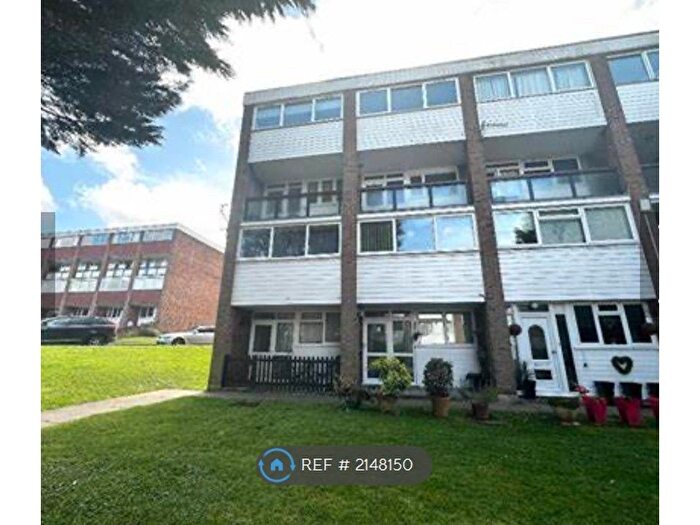2 Bedroom Maisonette To Rent In Edgewood Drive, Orpington, BR6