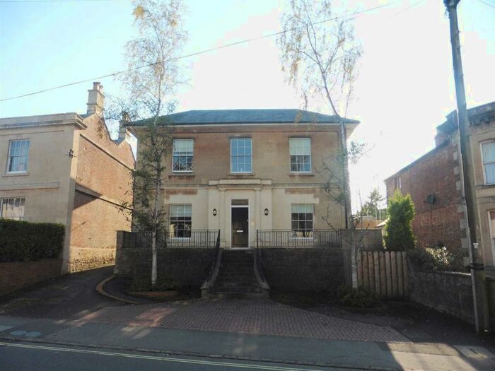 1 Bedroom Flat To Rent In The Causeway, Chippenham, SN15