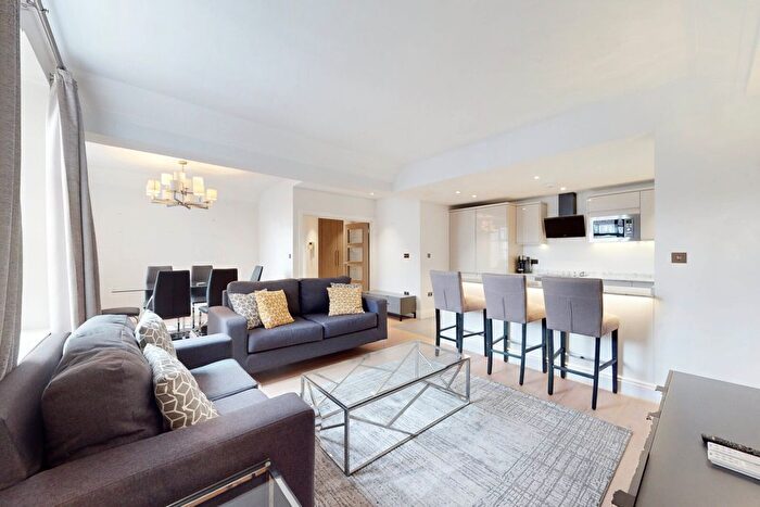 2 Bedroom Flat To Rent In Carrington House, Hertford Street, Mayfair, London, W1J