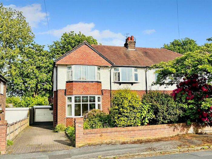 4 Bedroom Semi Detached House For Sale In Chiltern Drive, Hale