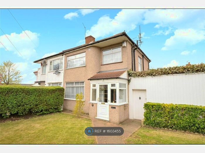 3 Bedroom Semi-Detached House To Rent In Holyrood Avenue, Harrow, HA2