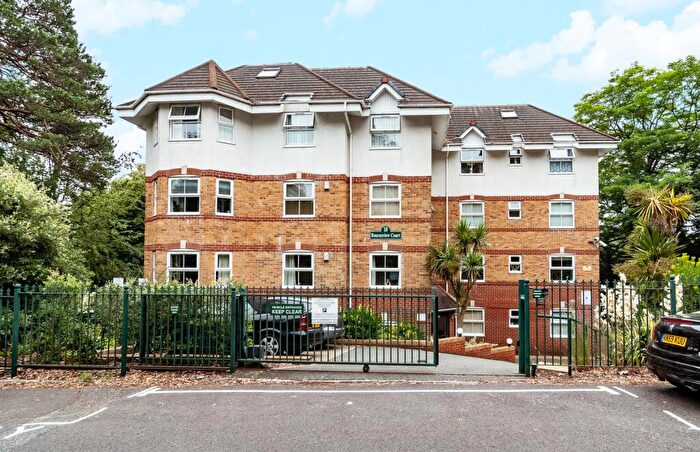 2 Bedroom Flat To Rent In St. Stephens Road, Bournemouth, BH2