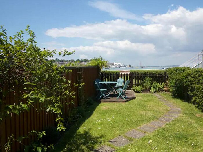 2 Bedroom Terraced House To Rent In Albany Road, East Cowes, PO32