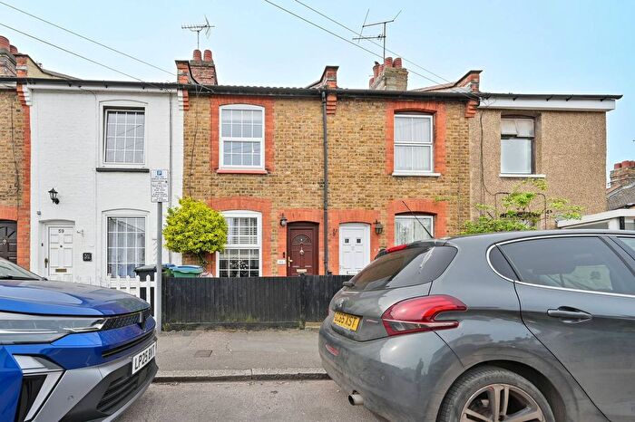 2 Bedroom Terraced House For Sale In Pretoria Road, Watford, WD18