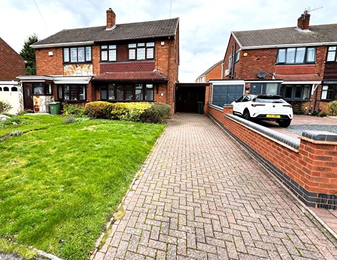 3 Bedroom Semi Detached House To Rent In Wrighton Close, Willenhall, WV12