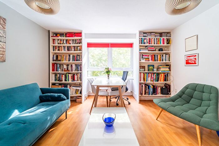 1 Bedroom Flat For Sale In Highbury New Park, Highbury, London, N5