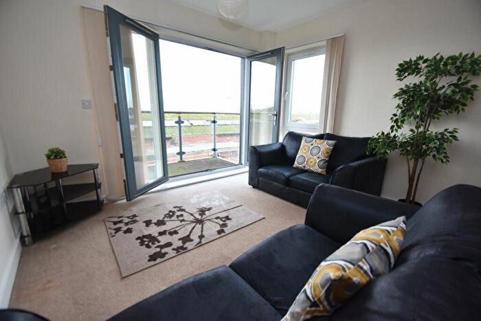 2 Bedroom Flat To Rent In Overstone Court, Cardiff Bay, Cardiff, CF10