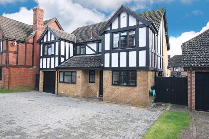 5 Bedroom Detached House For Sale In Elliot Rise, Grange Park, SO30